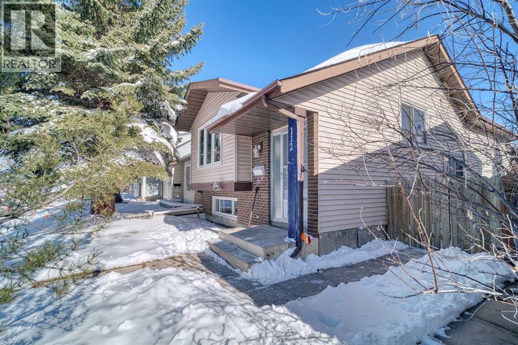 112 Edgedale Way, Calgary, Alberta  T3A 2P9 - Photo 2 - A2302797