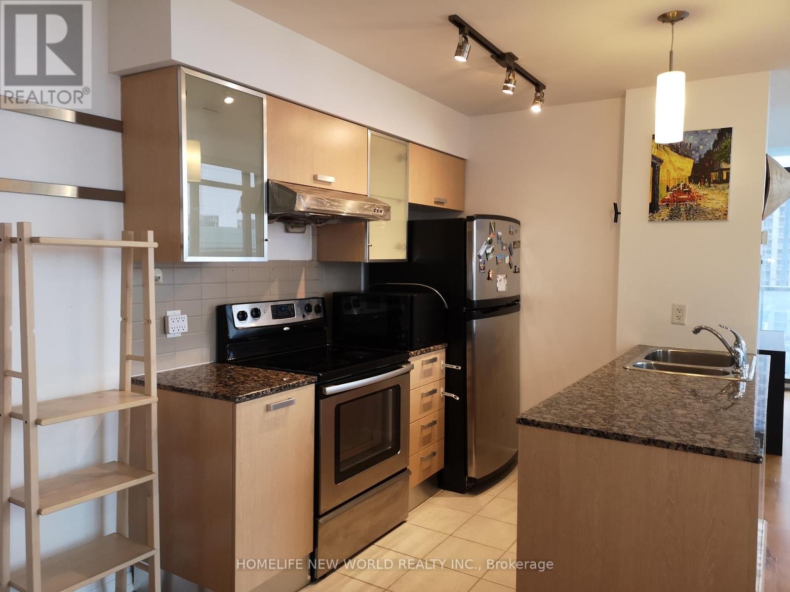 2103 - 38 Grenville Street, Toronto, Ontario  M4Y 1A5 - Photo 10 - C13017036