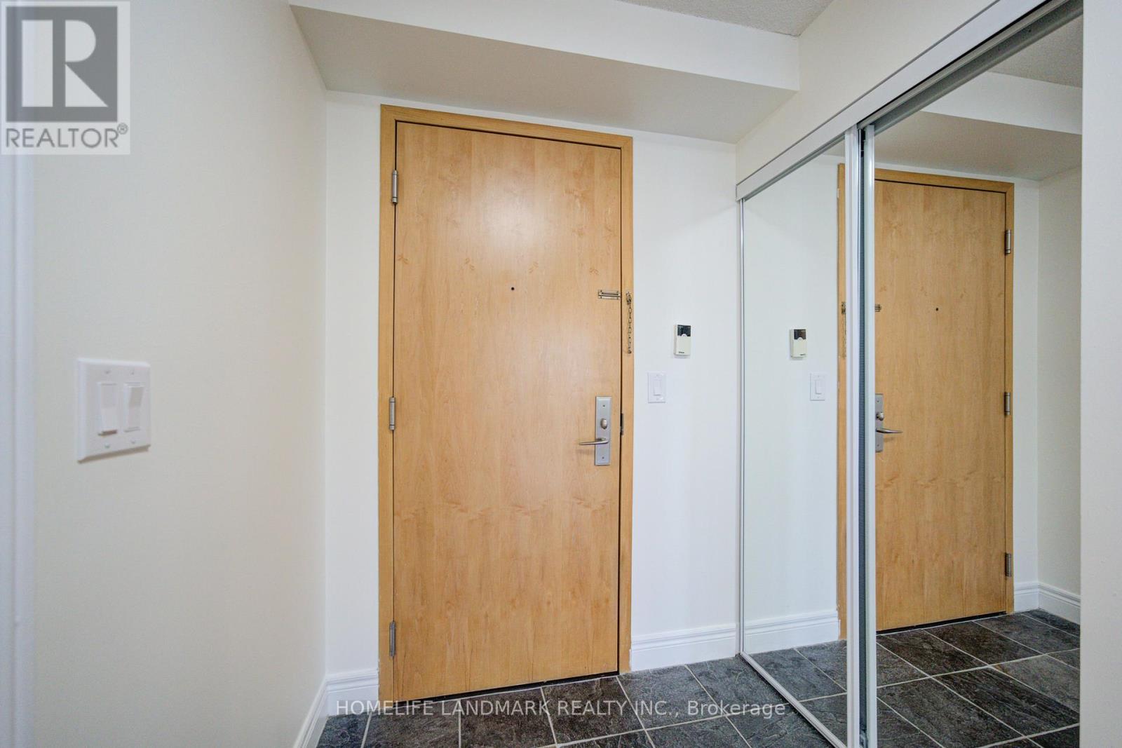 912 - 48 Suncrest Boulevard, Markham, Ontario  L3T 7Y5 - Photo 5 - N13017030