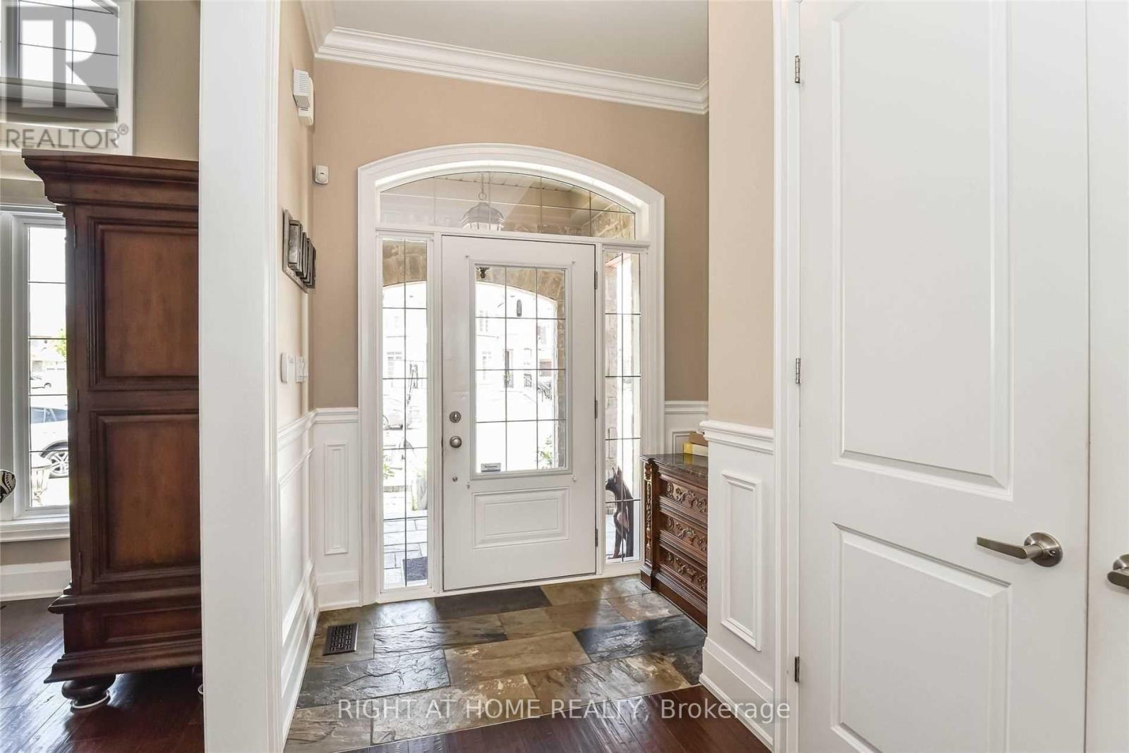 450 Hidden Trail, Oakville, Ontario  L6M 0N4 - Photo 2 - W13017032