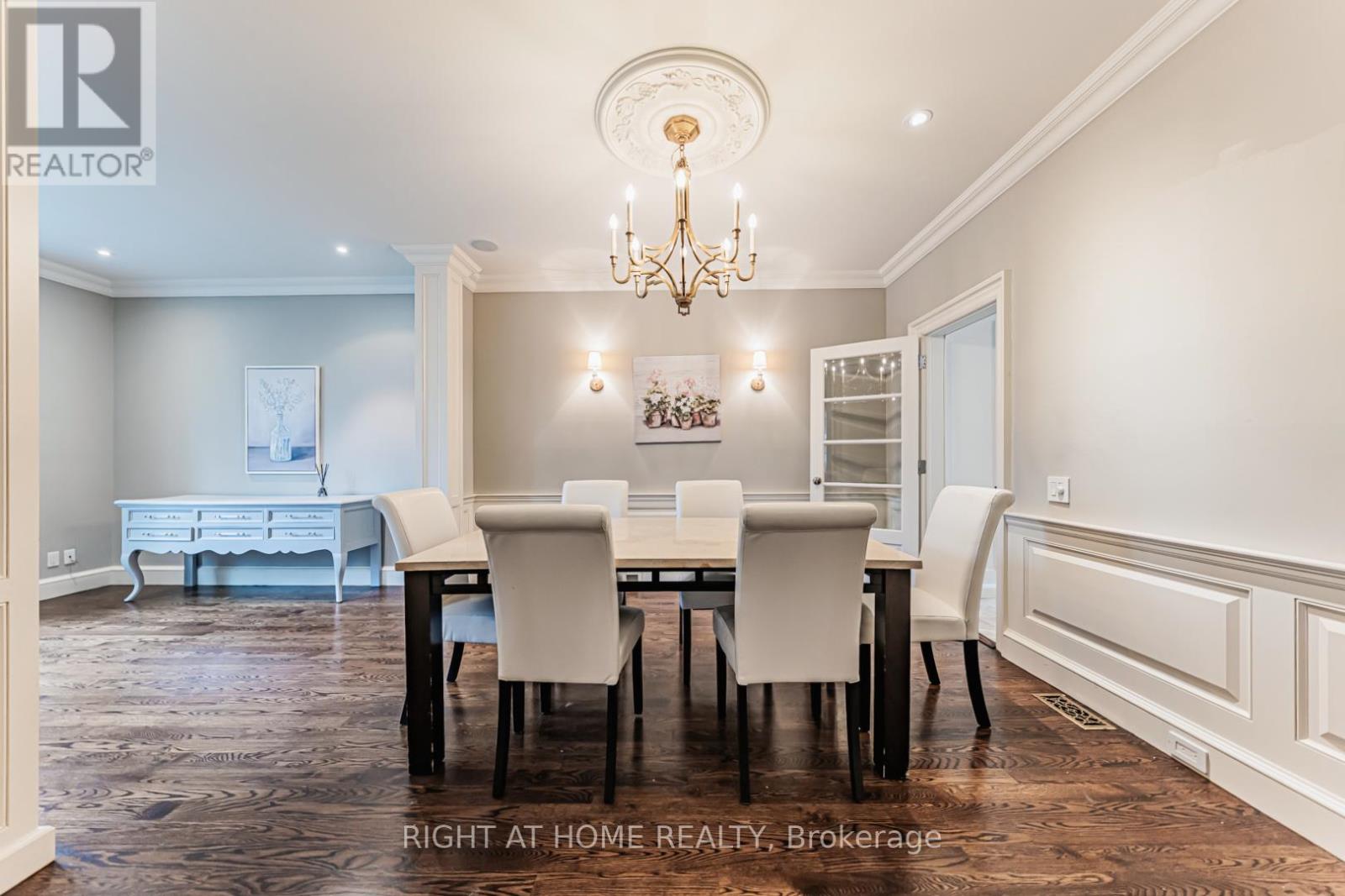 63 Ennisclare Drive W, Oakville, Ontario  L6J 4N3 - Photo 11 - W13017044