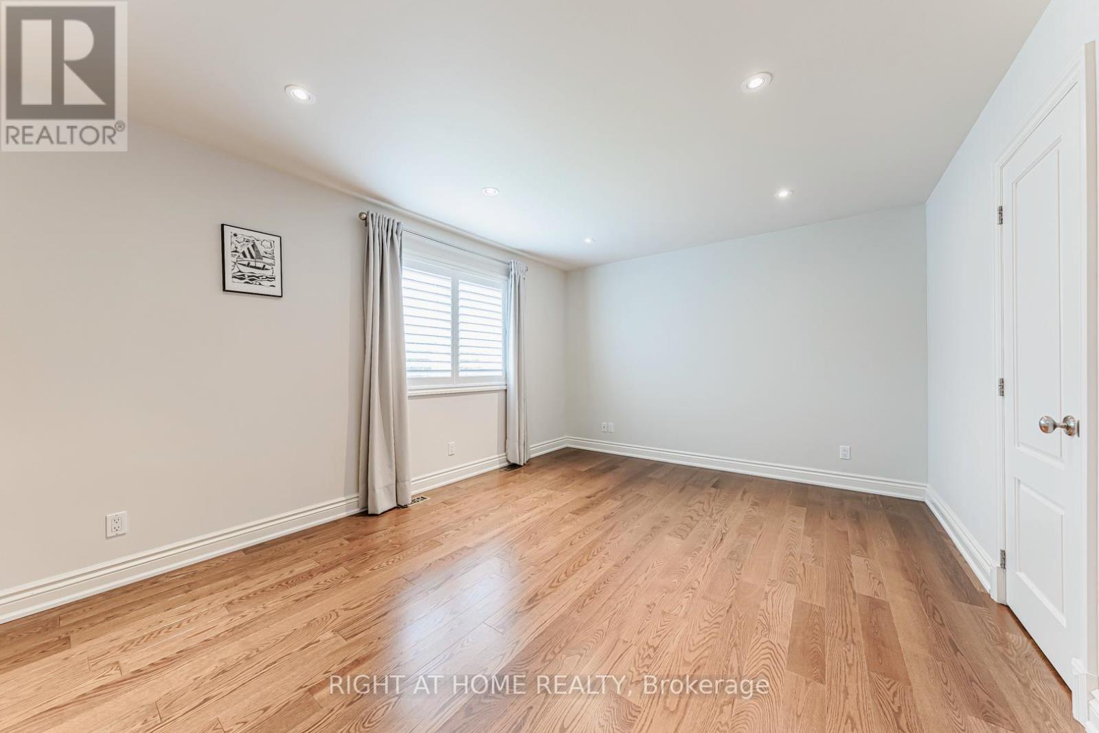 63 Ennisclare Drive W, Oakville, Ontario  L6J 4N3 - Photo 19 - W13017044