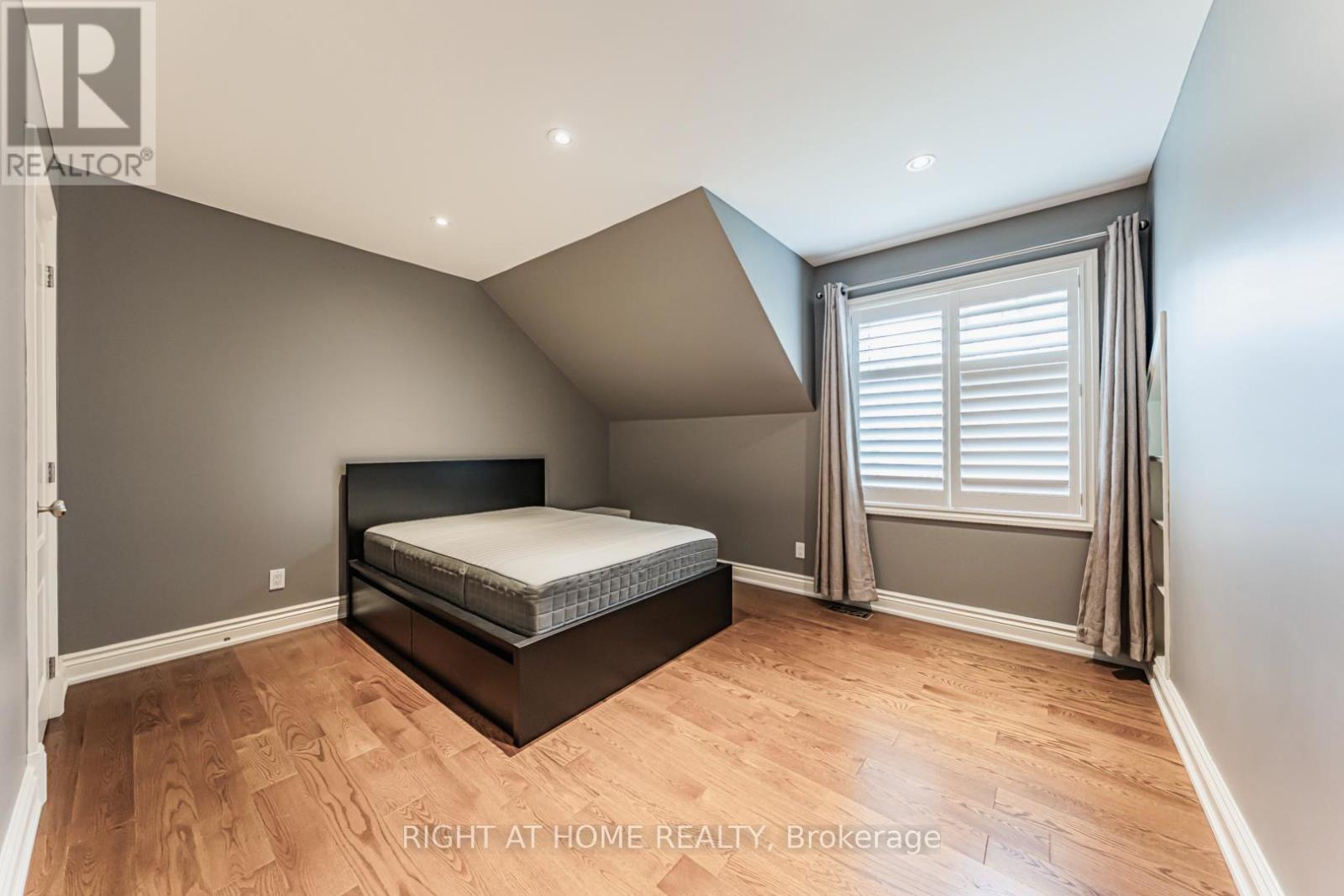 63 Ennisclare Drive W, Oakville, Ontario  L6J 4N3 - Photo 21 - W13017044