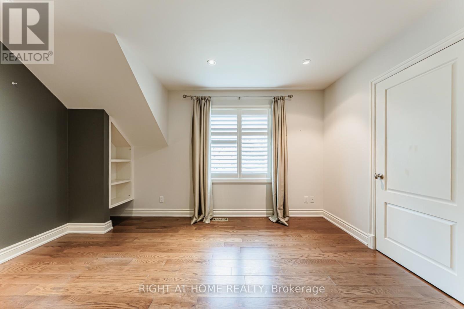 63 Ennisclare Drive W, Oakville, Ontario  L6J 4N3 - Photo 24 - W13017044