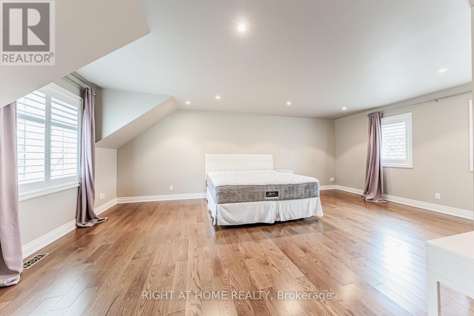 63 Ennisclare Drive W, Oakville, Ontario  L6J 4N3 - Photo 27 - W13017044