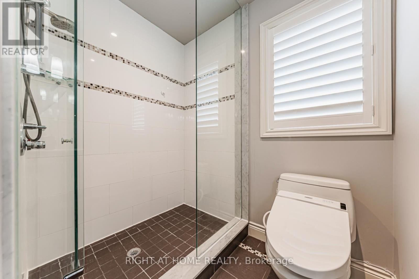 63 Ennisclare Drive W, Oakville, Ontario  L6J 4N3 - Photo 29 - W13017044