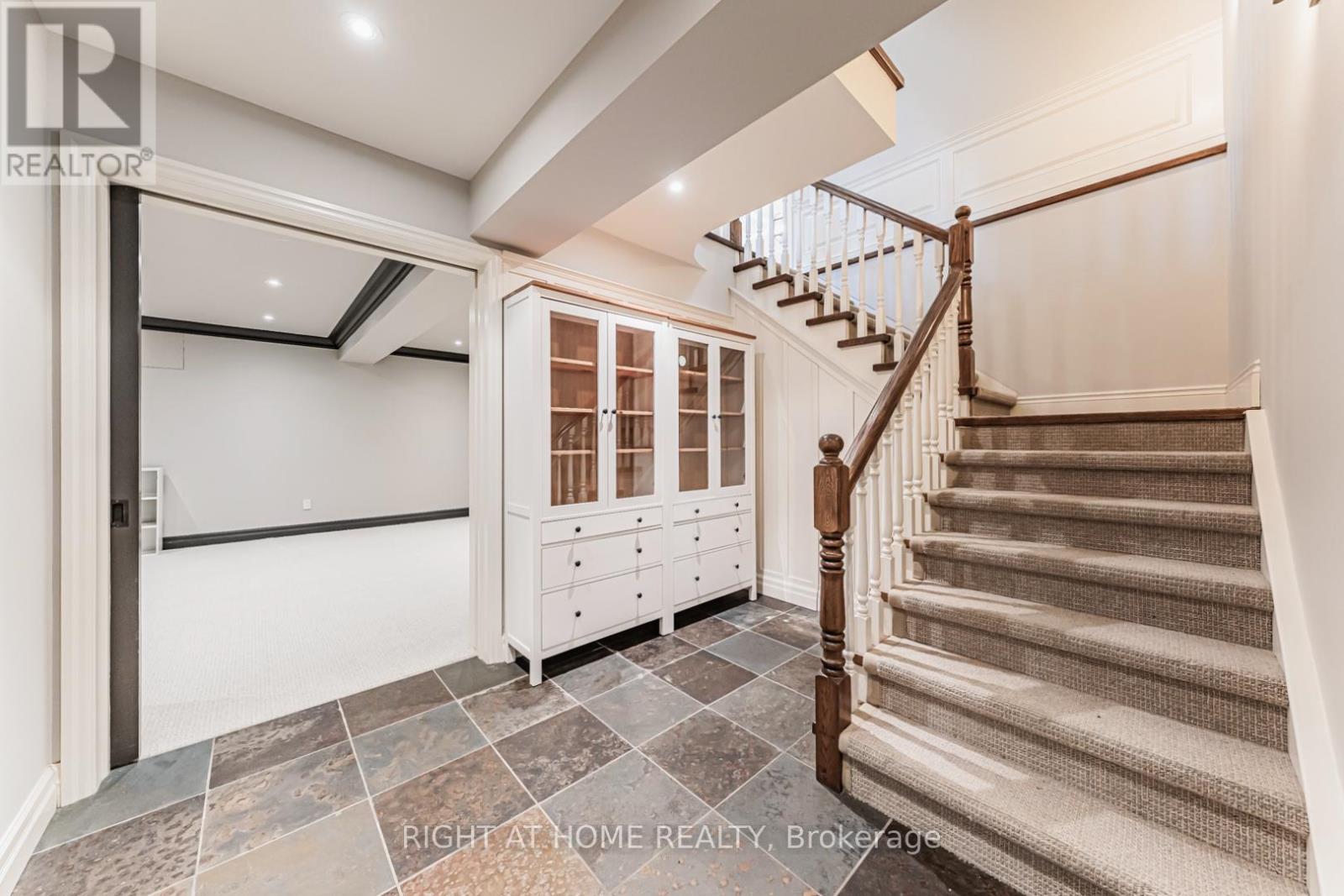 63 Ennisclare Drive W, Oakville, Ontario  L6J 4N3 - Photo 30 - W13017044