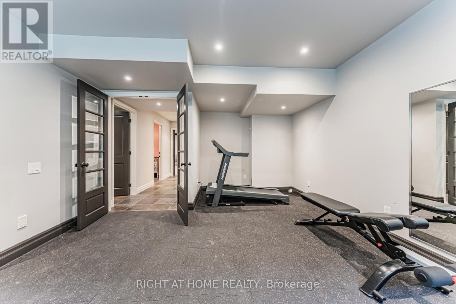 63 Ennisclare Drive W, Oakville, Ontario  L6J 4N3 - Photo 34 - W13017044