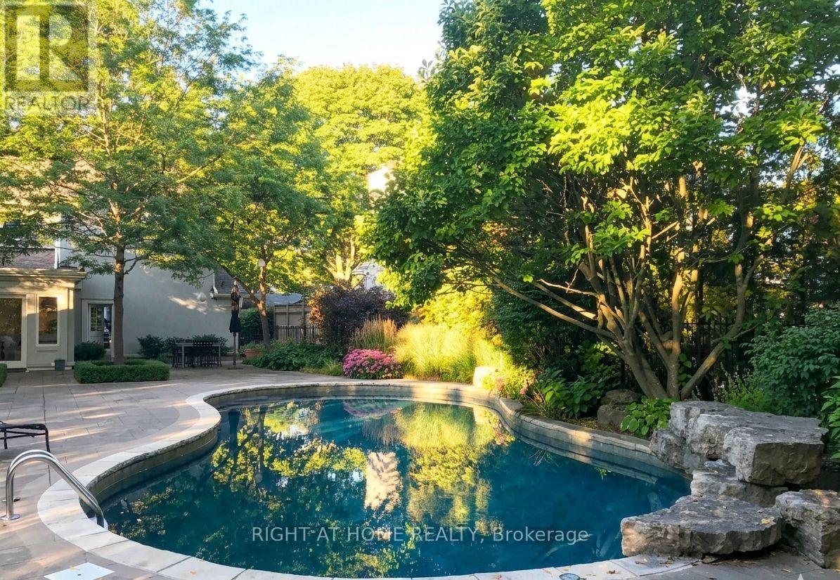 63 Ennisclare Drive W, Oakville, Ontario  L6J 4N3 - Photo 36 - W13017044