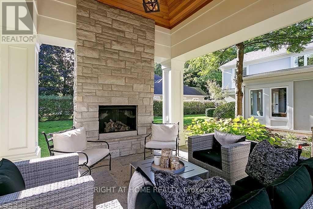 63 Ennisclare Drive W, Oakville, Ontario  L6J 4N3 - Photo 37 - W13017044