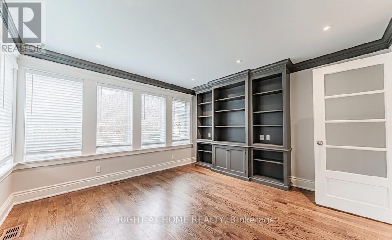 63 Ennisclare Drive W, Oakville, Ontario  L6J 4N3 - Photo 9 - W13017044