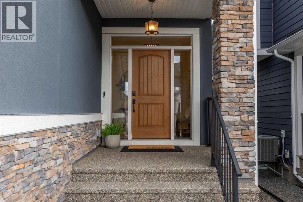 225 West Grove Way Sw, Calgary, Alberta  T3H 1Z4 - Photo 3 - A2299131