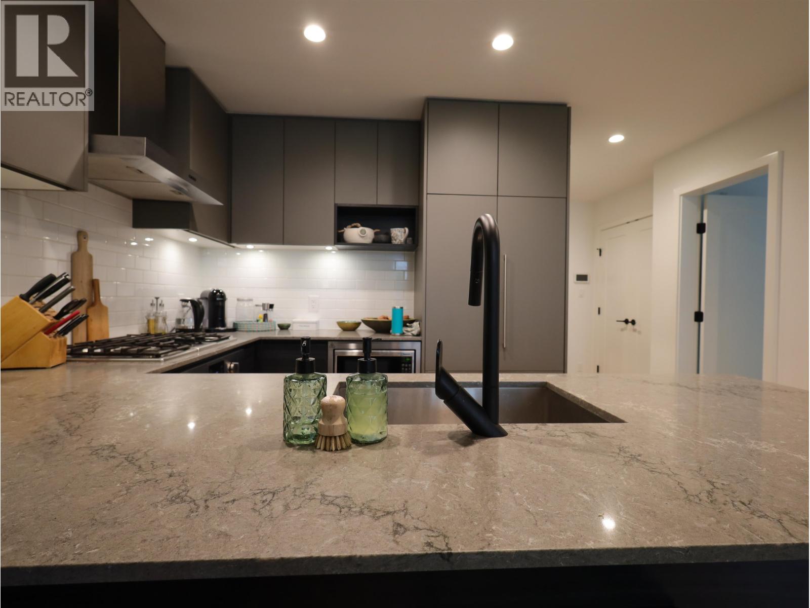 224 3131 MURRAY STREET, Port Moody, British Columbia