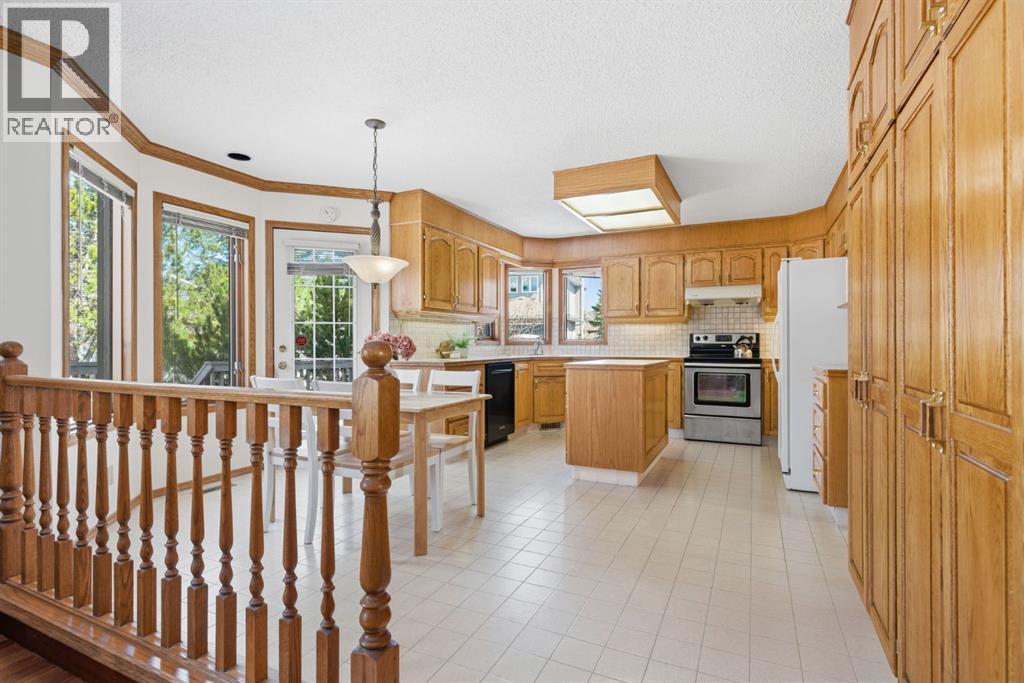 30 Edgeview Road Nw, Calgary, Alberta  T3A 4T8 - Photo 15 - A2301593