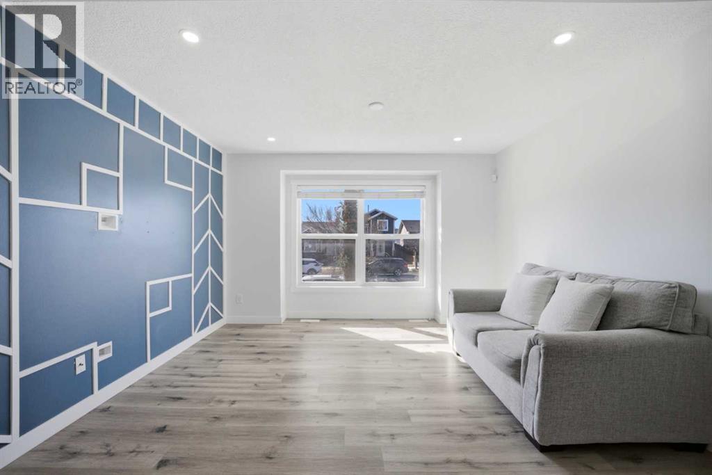 24 Martindale Drive Ne, Calgary, Alberta  T3J 2V6 - Photo 5 - A2301127