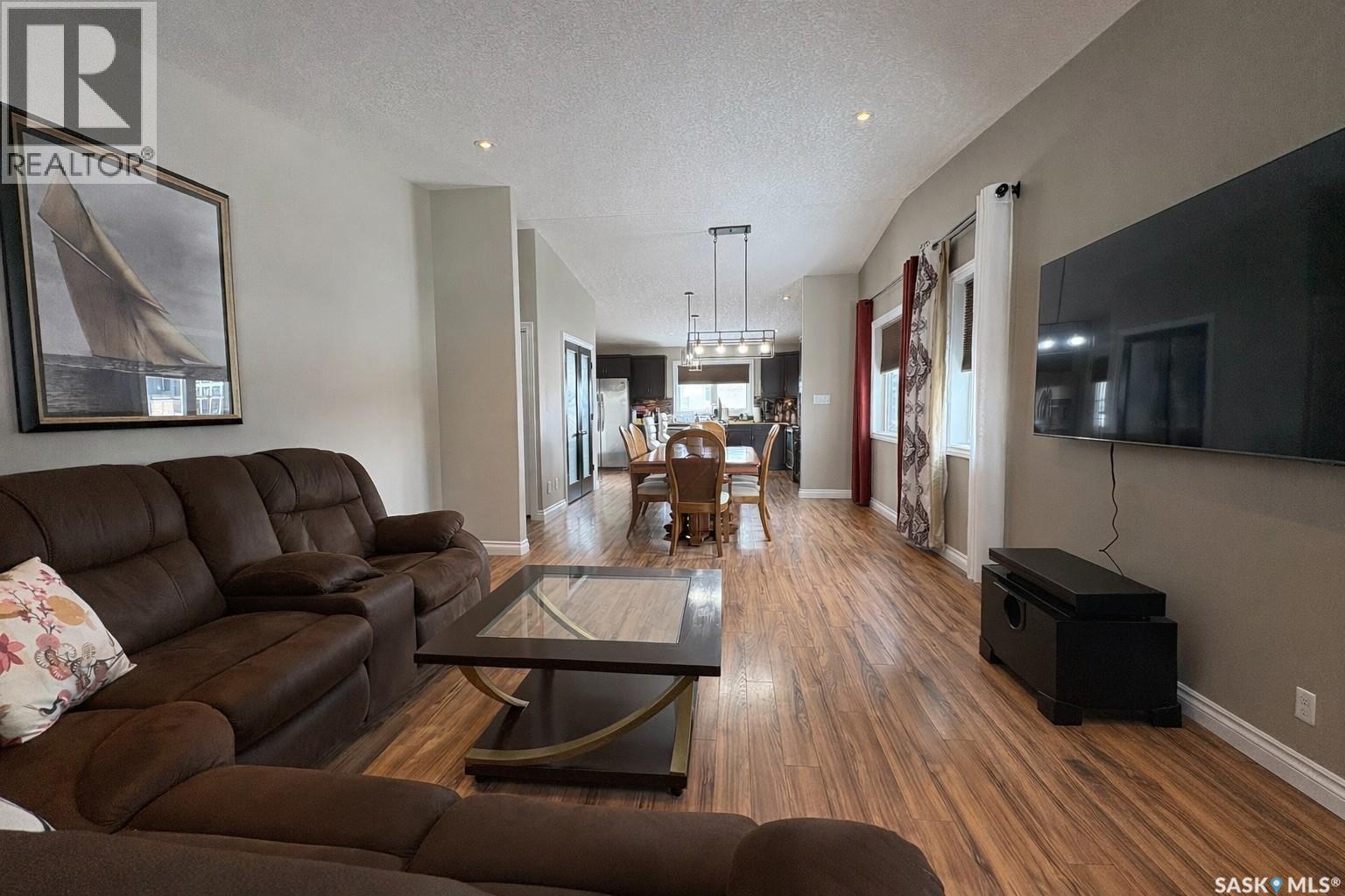 4301 Green Poplar Lane, Regina, Saskatchewan  S4V 1R1 - Photo 5 - SK033216