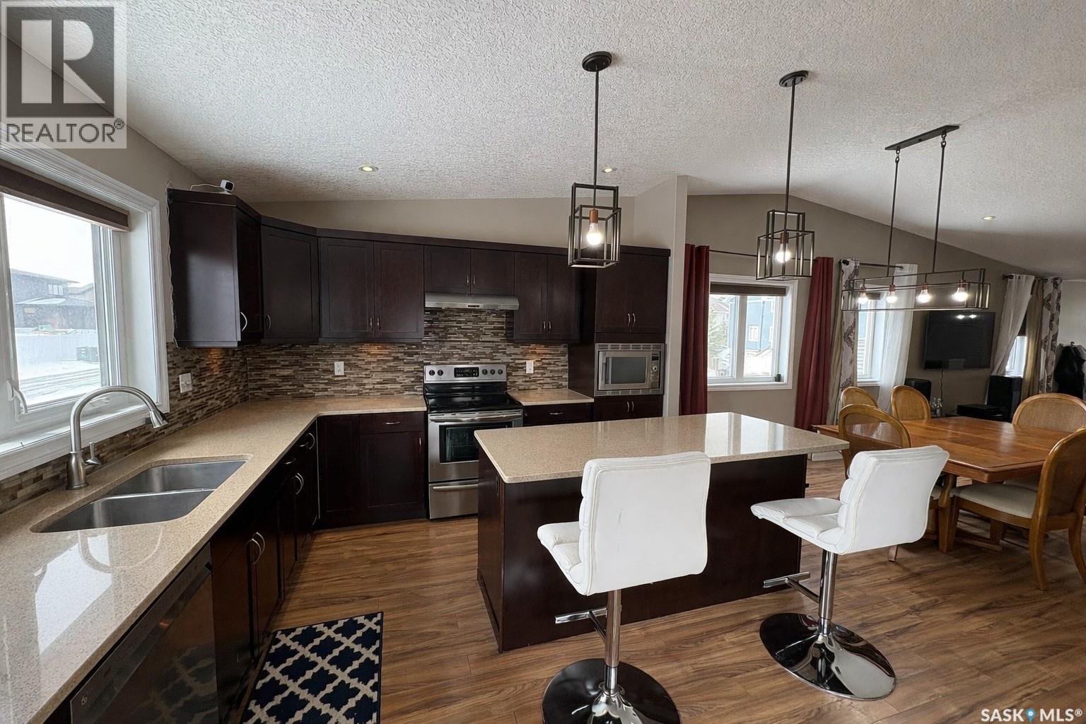 4301 Green Poplar Lane, Regina, Saskatchewan  S4V 1R1 - Photo 8 - SK033216