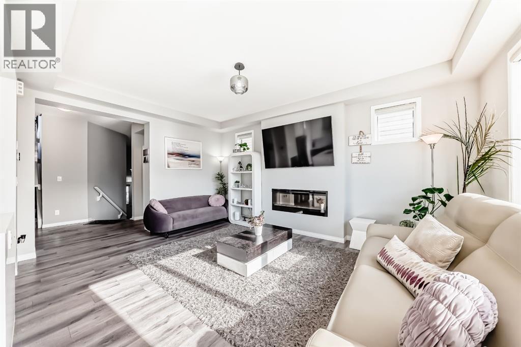 127 Carrington Crescent NW, Calgary, Alberta  T3P 1R2 - Photo 3 - A2276277