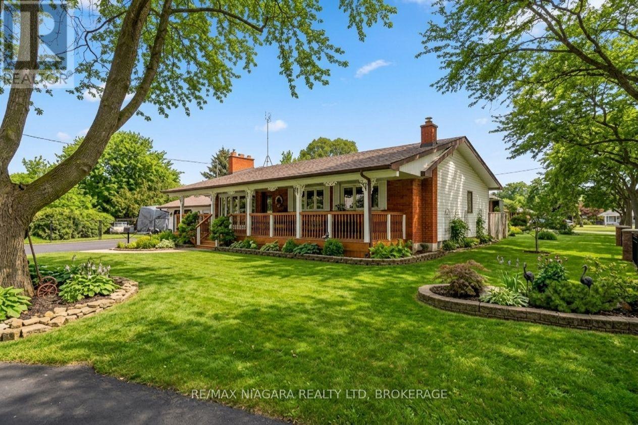 12 Aquadale Drive, St. Catharines, Ontario  L2N 3R6 - Photo 3 - X12844332