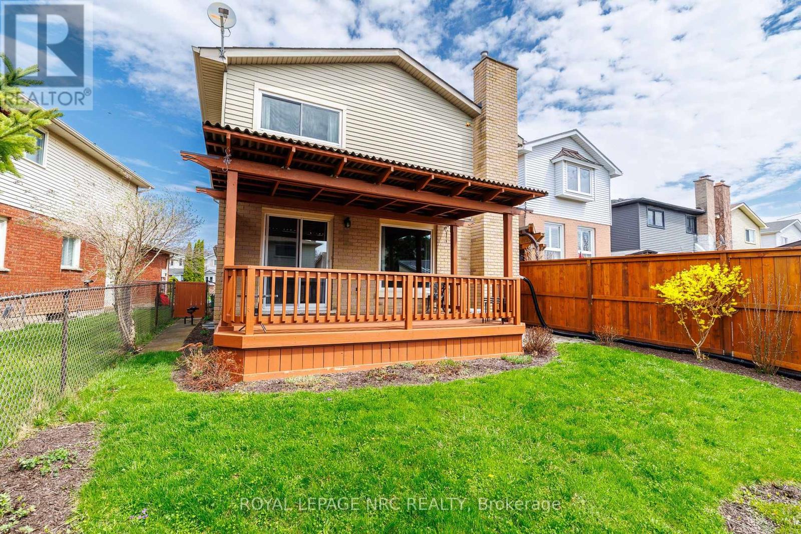 30 Baxter Crescent, Thorold, Ontario  L2V 4R6 - Photo 3 - X13017072