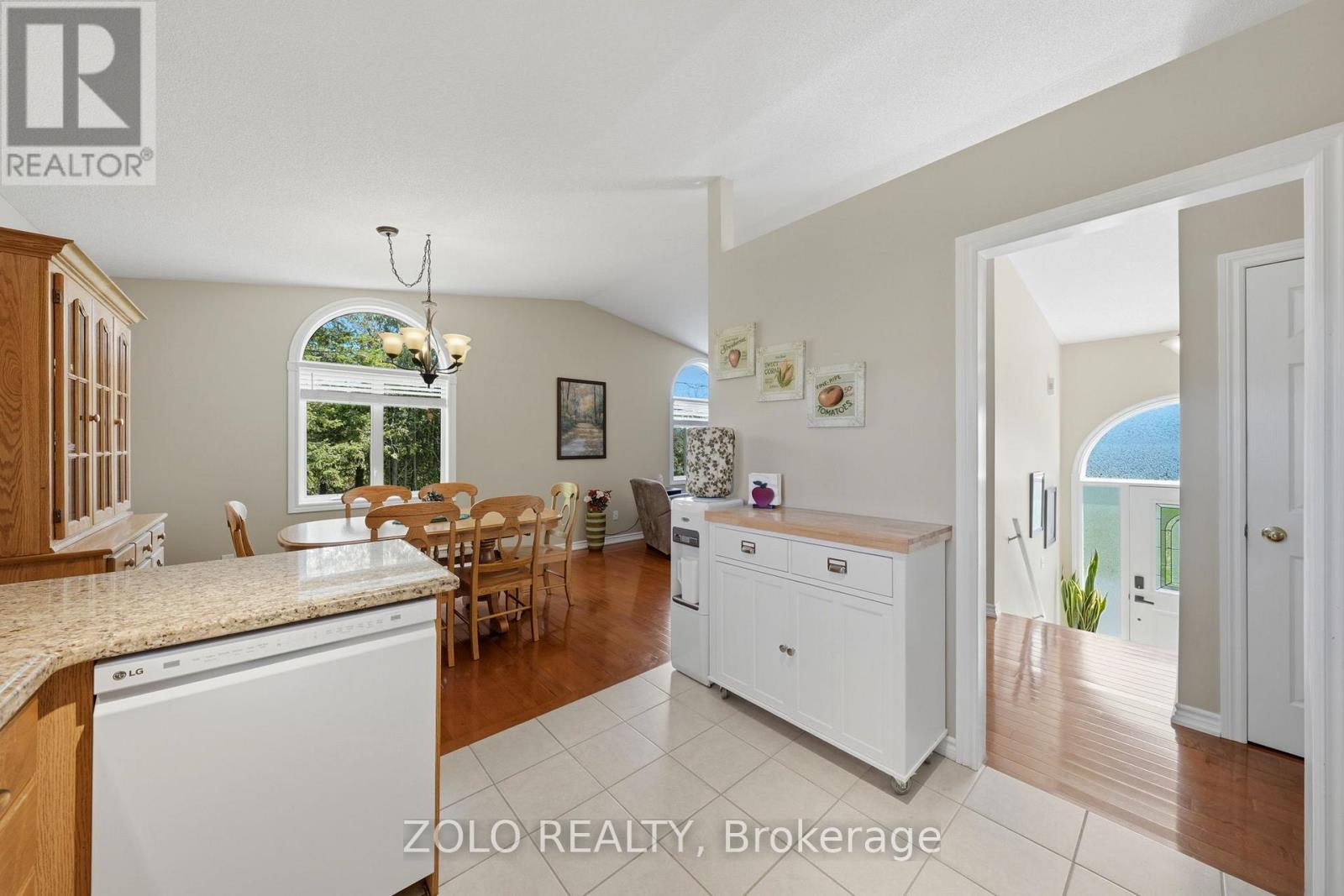 30 Sunset Beach Road, Georgina, Ontario  L0E 1N0 - Photo 10 - N13017118