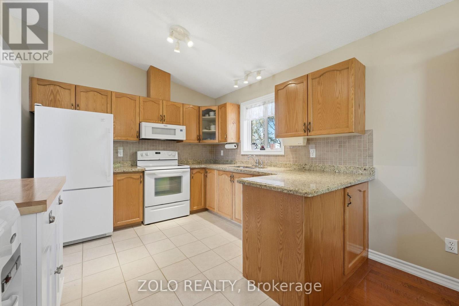 30 Sunset Beach Road, Georgina, Ontario  L0E 1N0 - Photo 7 - N13017118