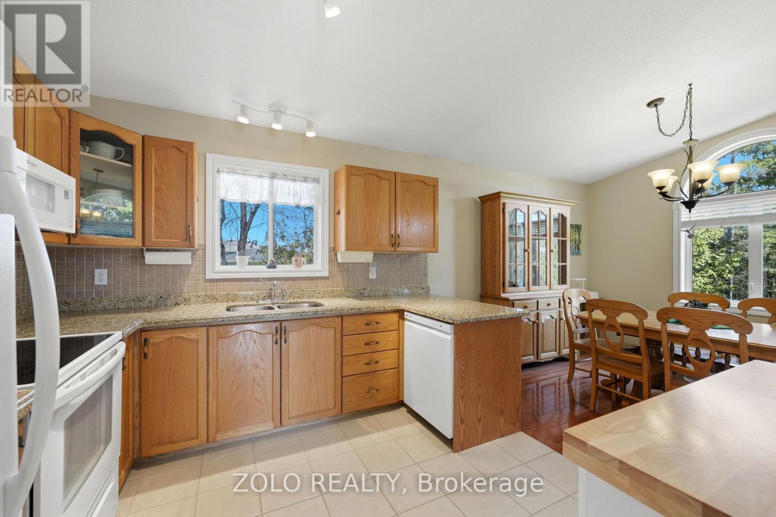 30 Sunset Beach Road, Georgina, Ontario  L0E 1N0 - Photo 8 - N13017118