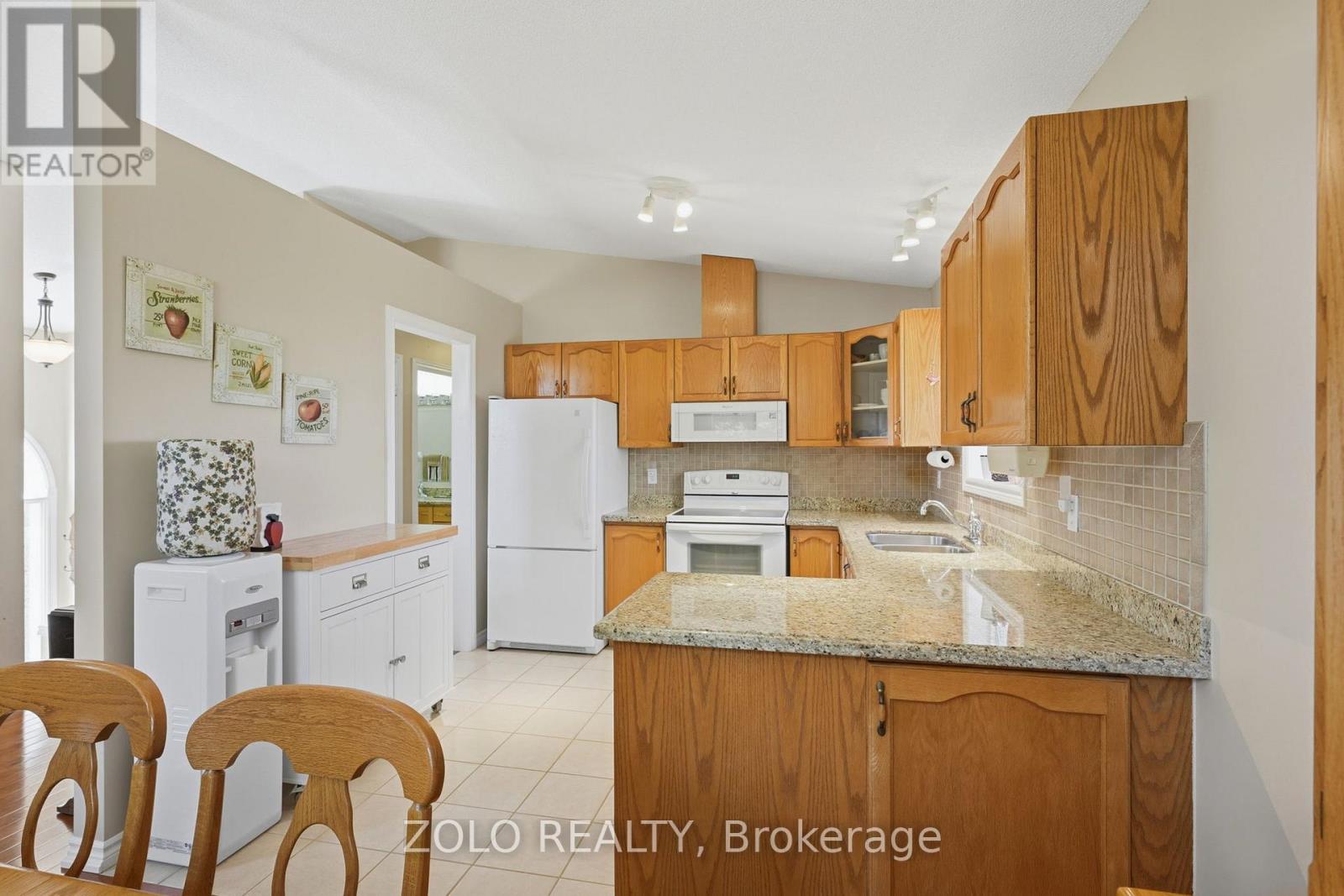 30 Sunset Beach Road, Georgina, Ontario  L0E 1N0 - Photo 9 - N13017118