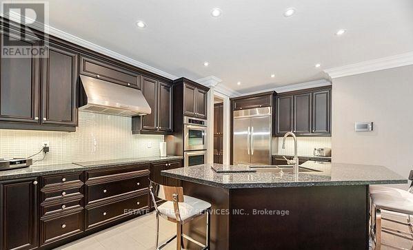 48 Beacon Hill Drive, Brampton, Ontario  L6X 0V7 - Photo 12 - W13017094