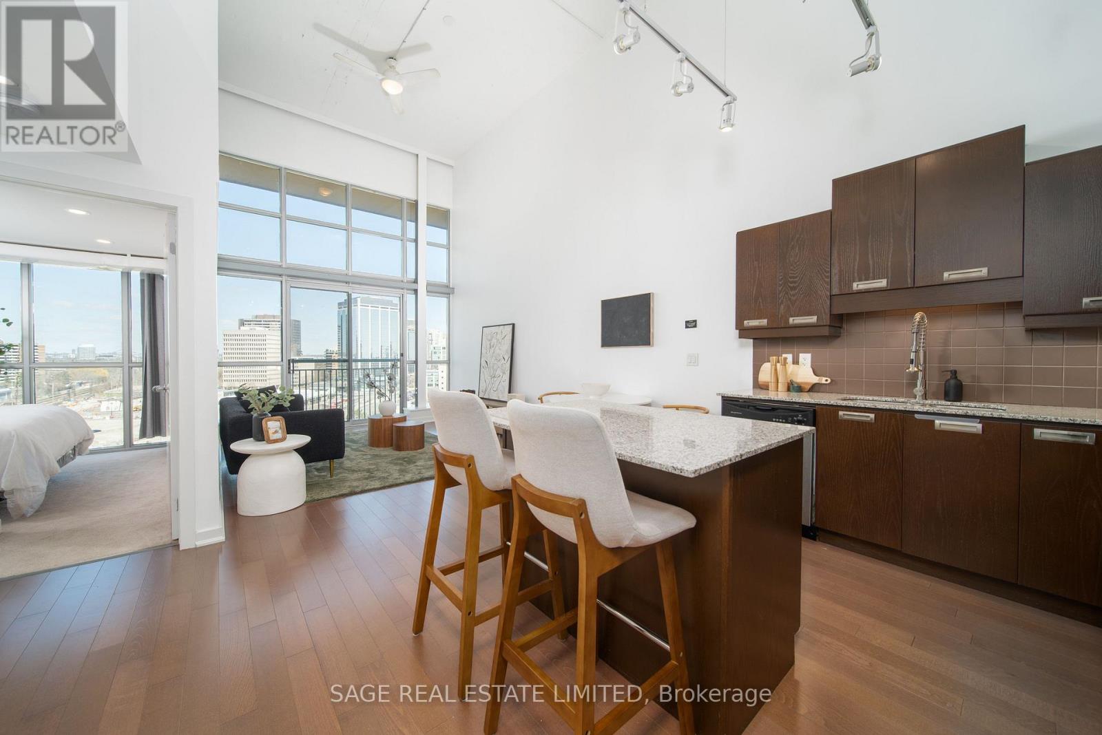 803 - 2 FIELDWAY ROAD, Toronto, Ontario