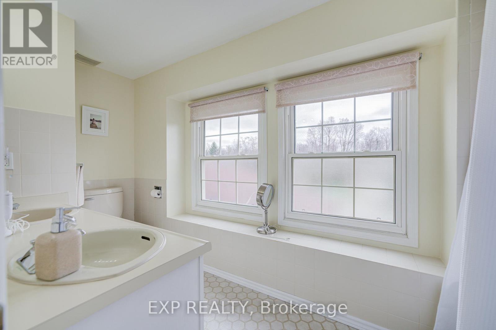 207 Stoke Drive, Kitchener, Ontario  N2N 2C3 - Photo 27 - X13017070