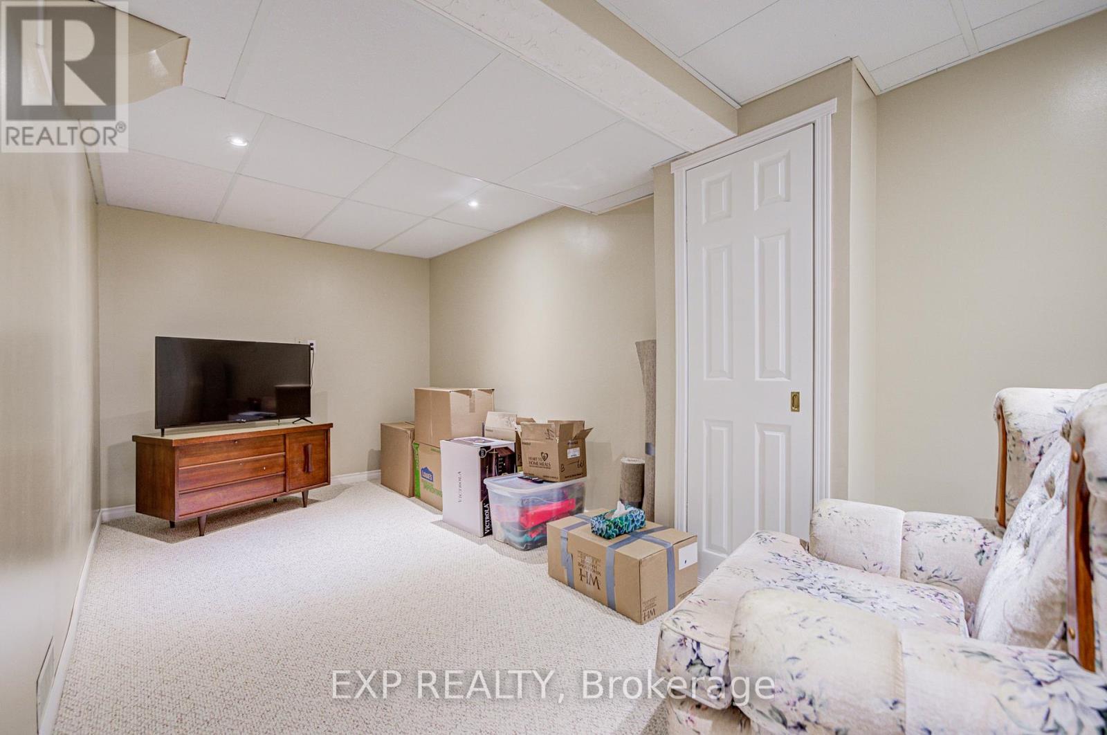 207 Stoke Drive, Kitchener, Ontario  N2N 2C3 - Photo 40 - X13017070