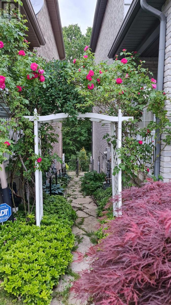 2 - 172 Lena Crescent, Cambridge, Ontario  N1R 8P6 - Photo 5 - X13017076