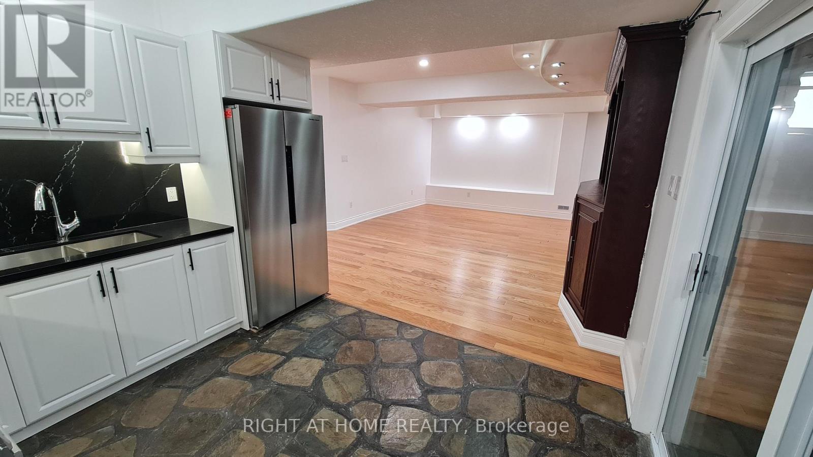 2 - 172 Lena Crescent, Cambridge, Ontario  N1R 8P6 - Photo 7 - X13017076