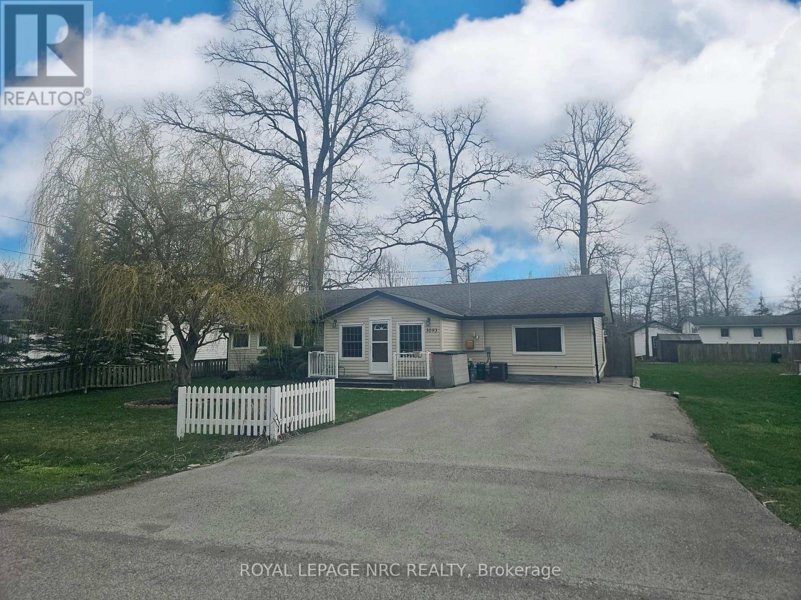 3093 Hyman Avenue, Fort Erie, Ontario  L0S 1N0 - Photo 2 - X12788858