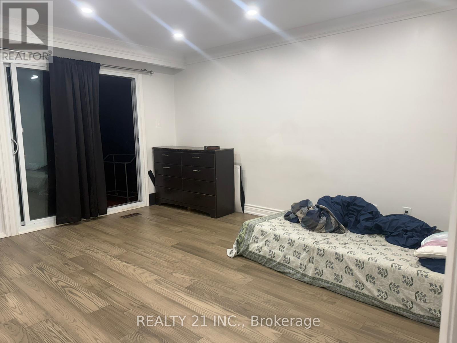 120 Queensbury Avenue, Toronto, Ontario  M1N 2X7 - Photo 4 - E13017122