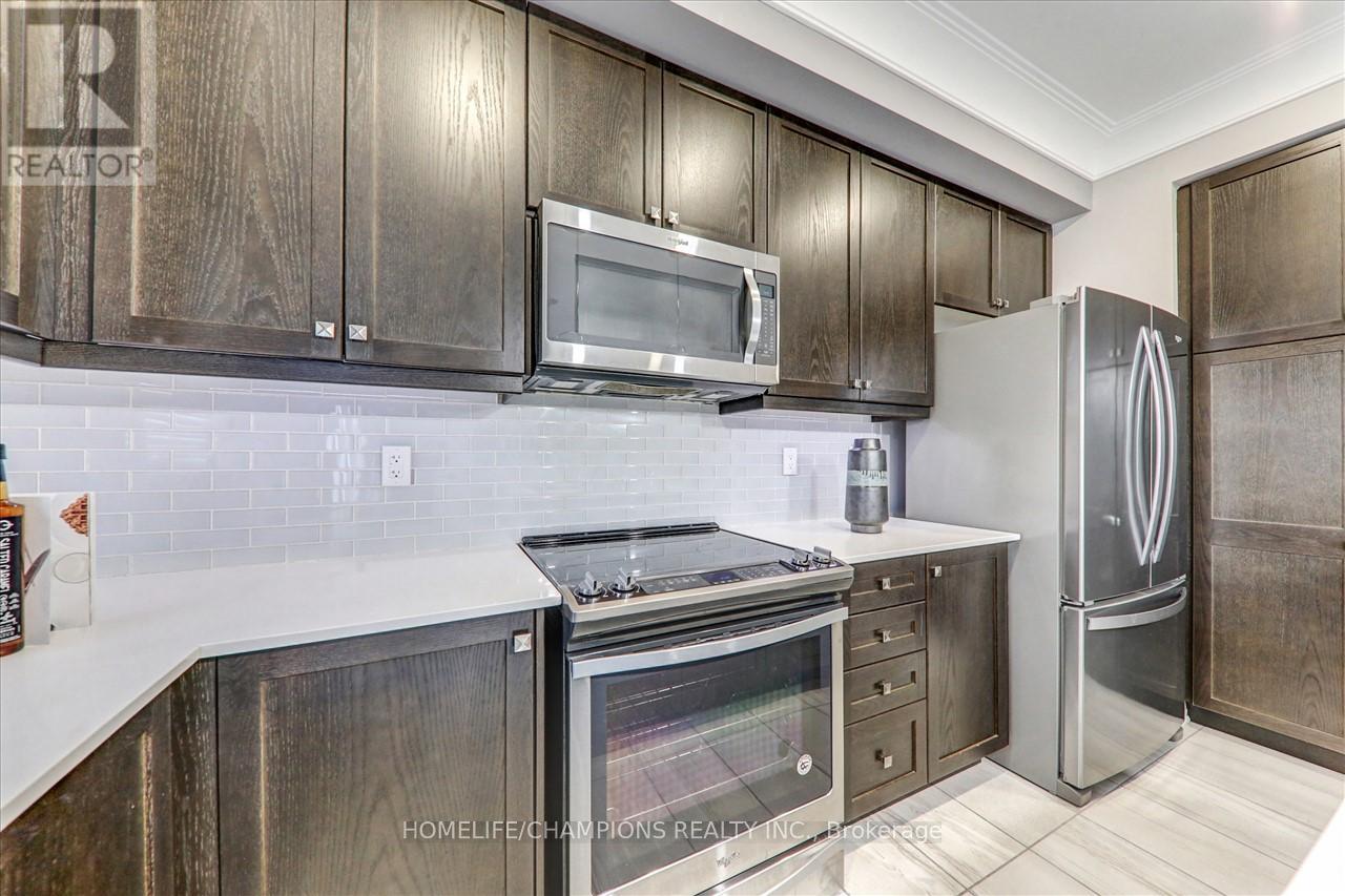 238 London Lane, Ajax, Ontario  L1T 0N5 - Photo 10 - E13017128