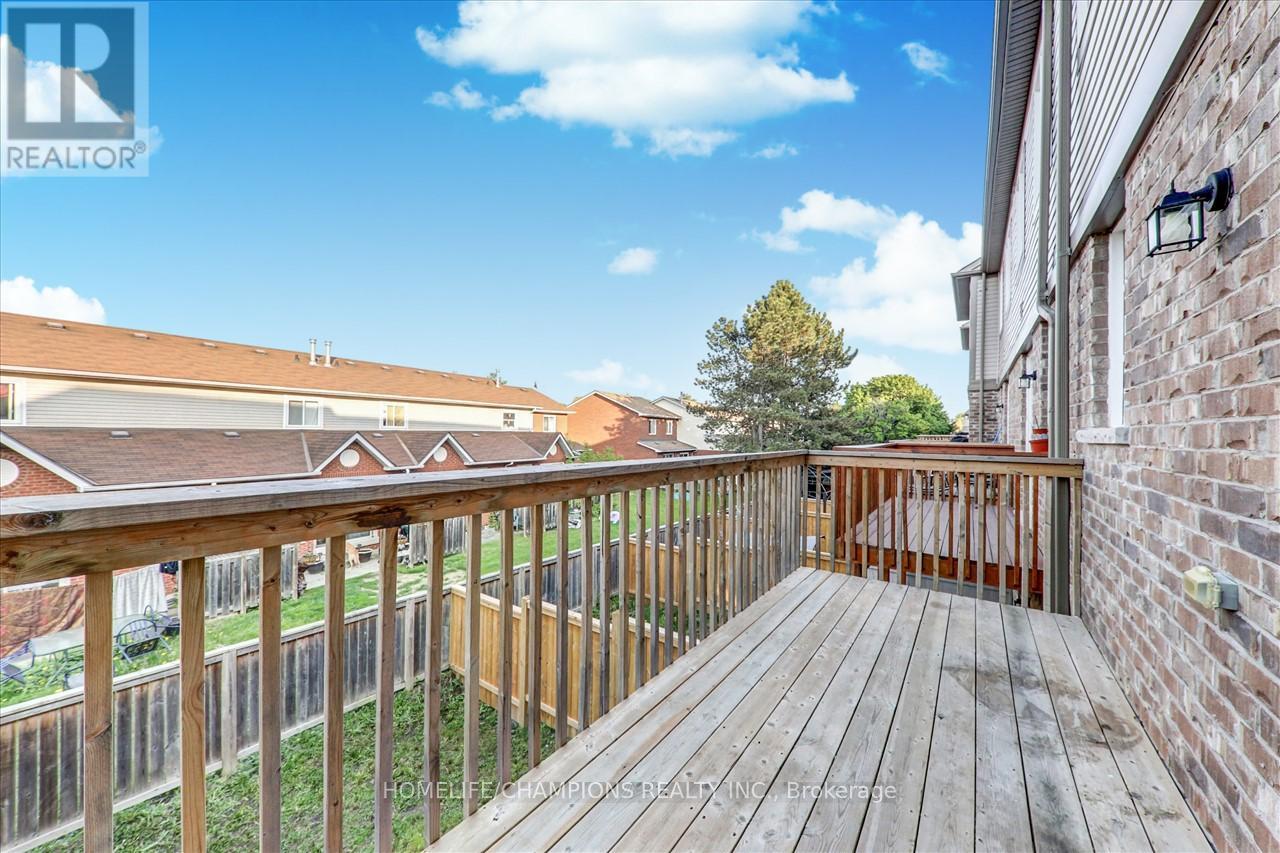 238 London Lane, Ajax, Ontario  L1T 0N5 - Photo 11 - E13017128