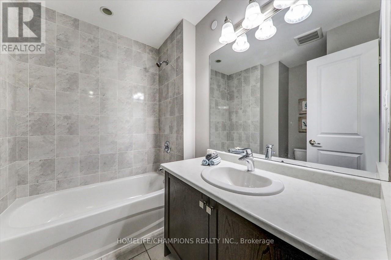 238 London Lane, Ajax, Ontario  L1T 0N5 - Photo 15 - E13017128