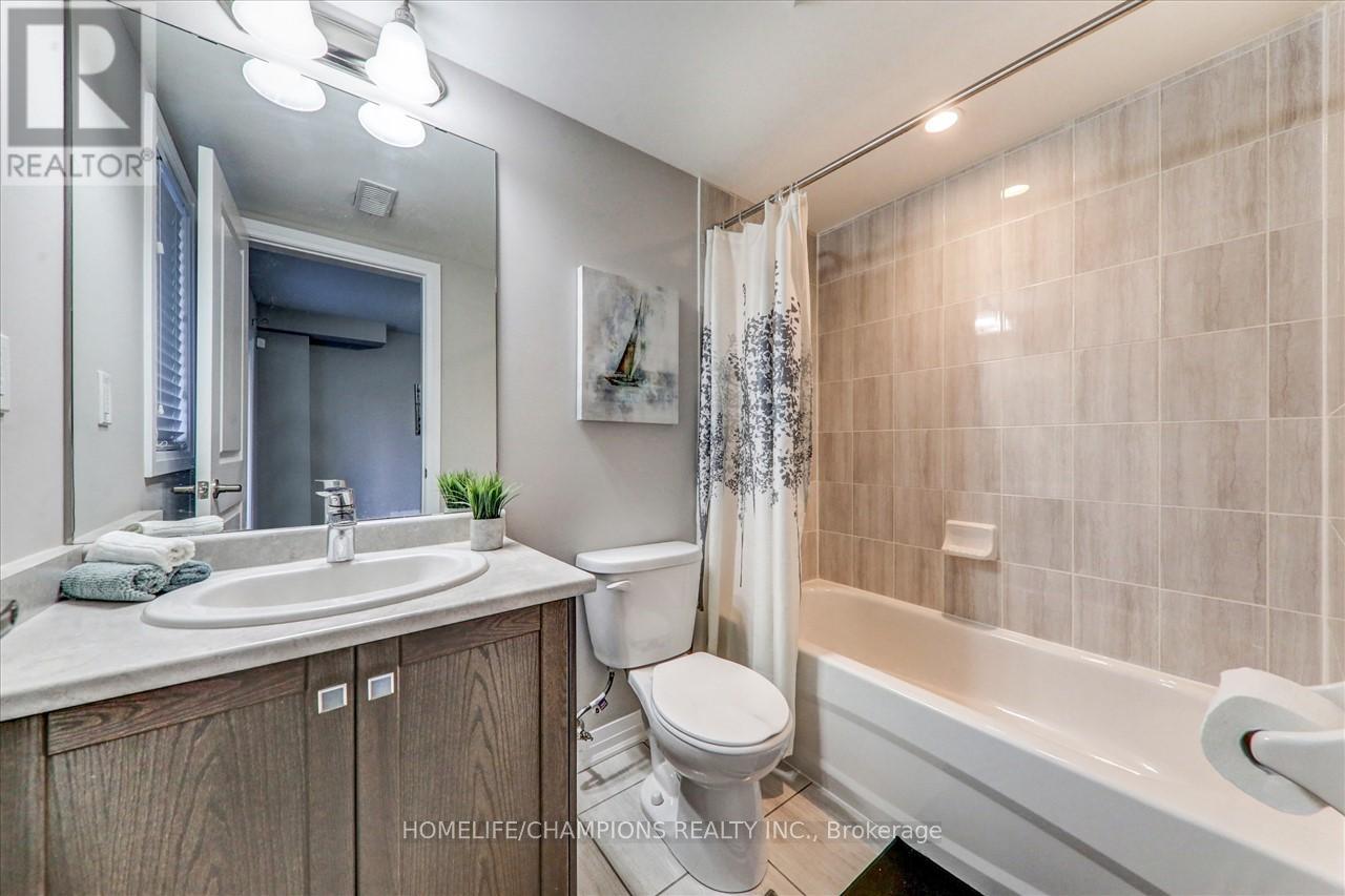 238 London Lane, Ajax, Ontario  L1T 0N5 - Photo 19 - E13017128