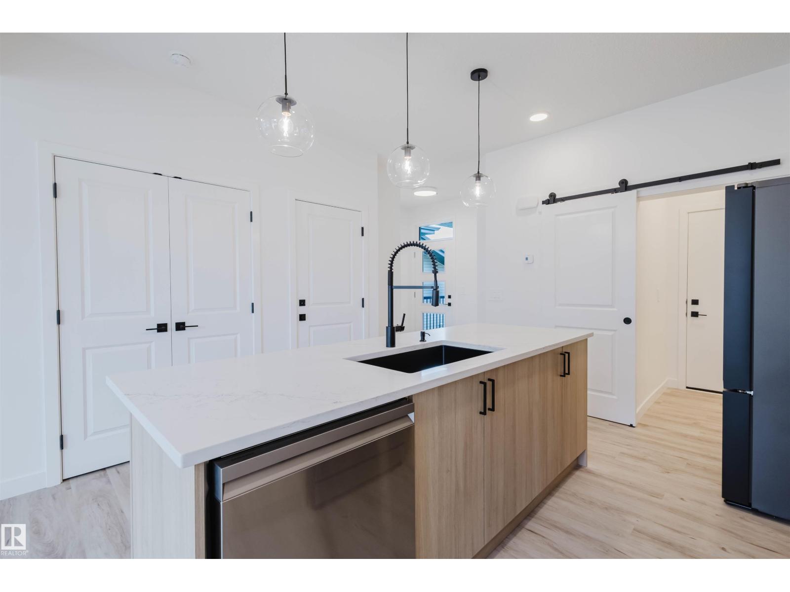 8253 Kiriak Lo Sw, Edmonton, Alberta  T6W 5A9 - Photo 7 - E4483111