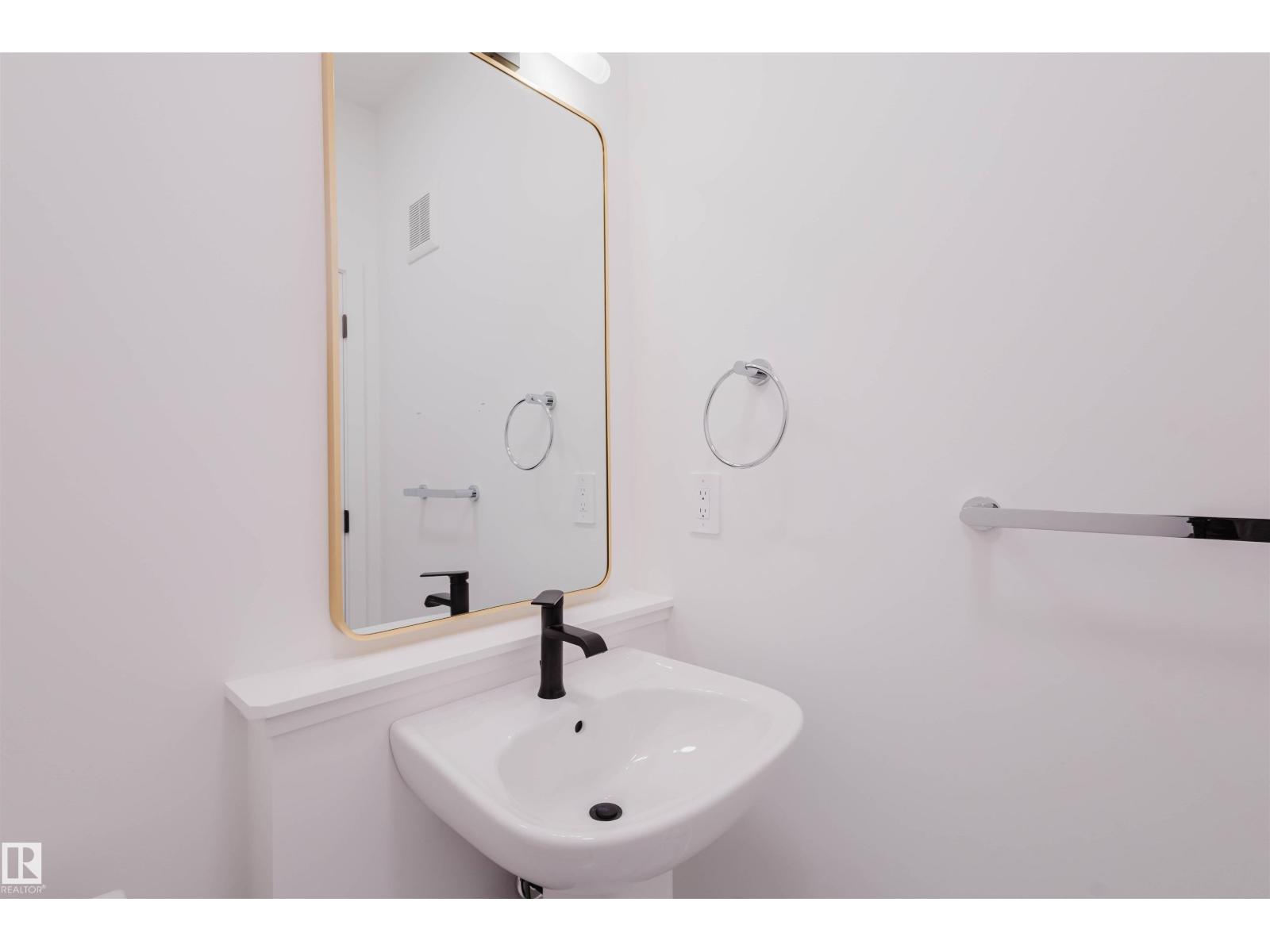 42 Chartres Cl, St. Albert, Alberta  T8T 2E1 - Photo 4 - E4483112