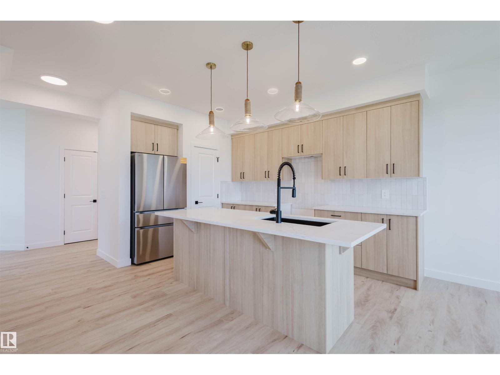 42 Chartres Cl, St. Albert, Alberta  T8T 2E1 - Photo 6 - E4483112