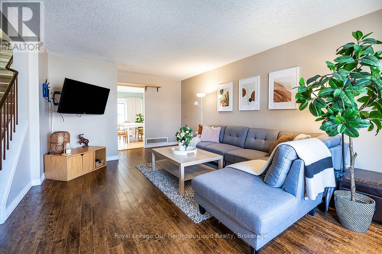 976 Southport Drive, Oshawa (Donevan), Ontario  L1H 8A3 - Photo 6 - E13017138