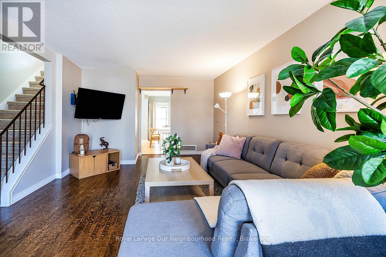 976 Southport Drive, Oshawa (Donevan), Ontario  L1H 8A3 - Photo 7 - E13017138