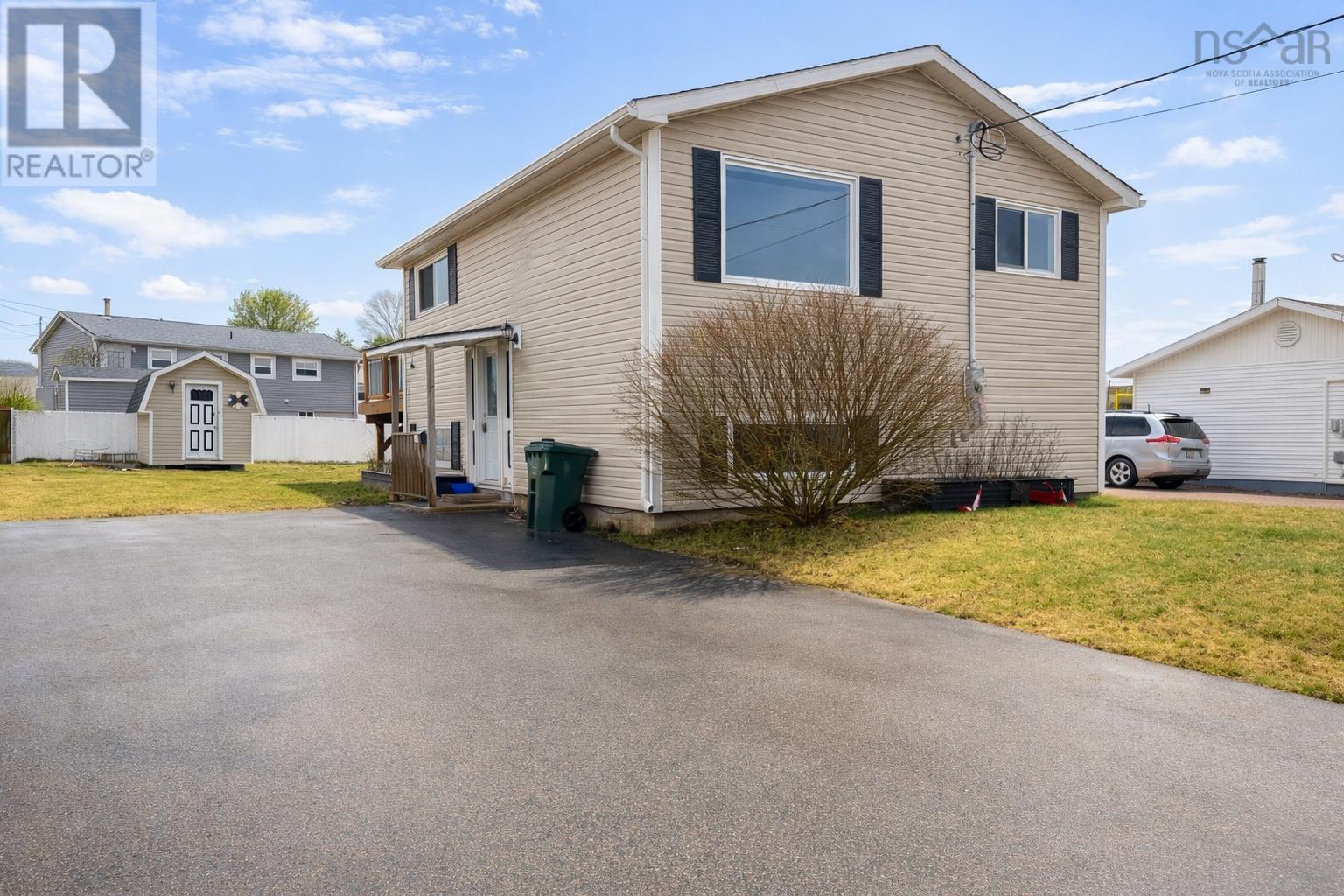 20 Dickey Street, Amherst, Nova Scotia  B4H 2H9 - Photo 1 - 202603753