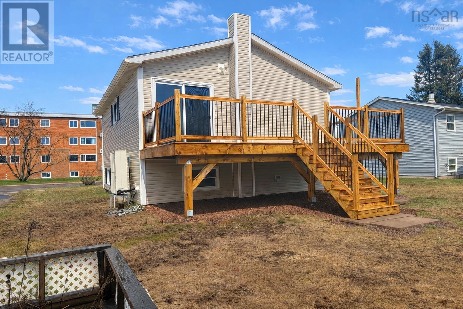 20 Dickey Street, Amherst, Nova Scotia  B4H 2H9 - Photo 3 - 202603753