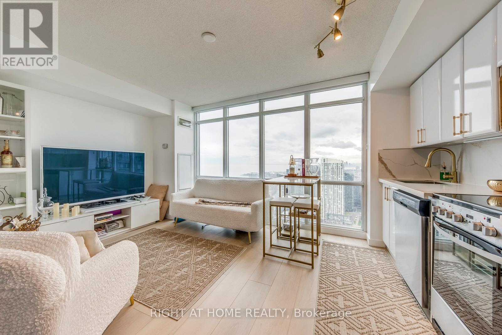 4816 - 11 BRUNEL COURT, Toronto, Ontario