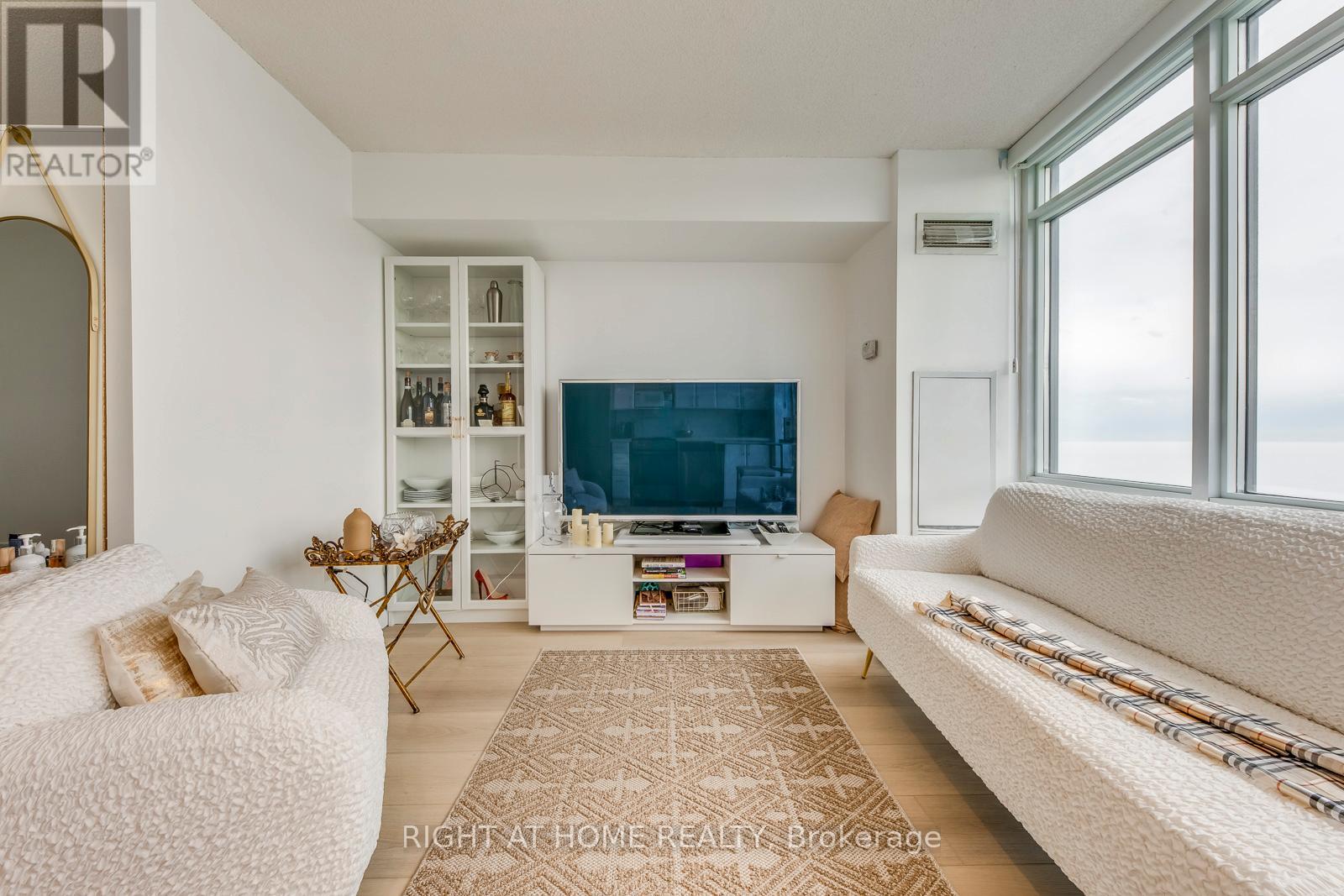 4816 - 11 Brunel Court, Toronto, Ontario  M5V 3Y3 - Photo 13 - C13017134