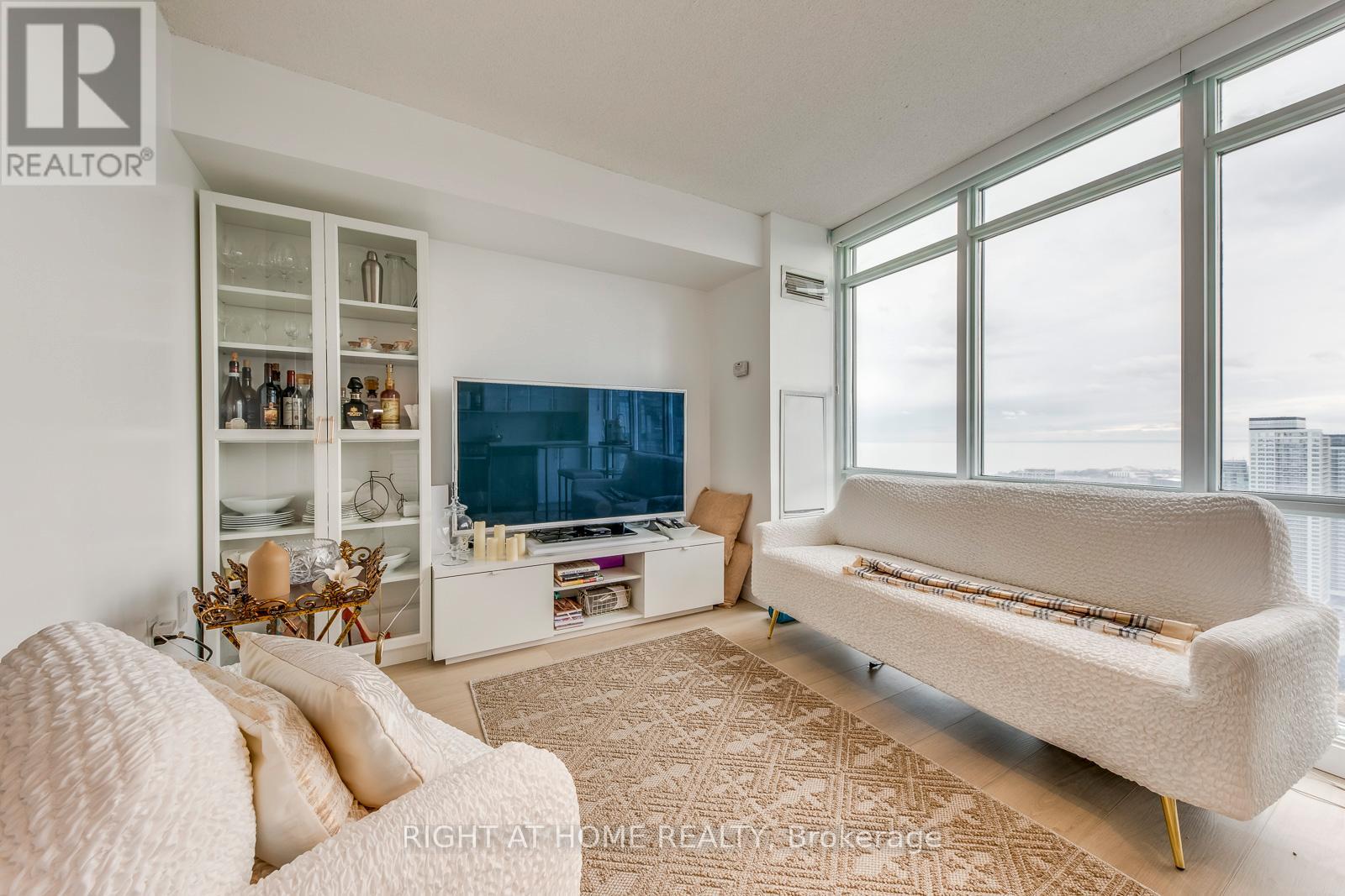 4816 - 11 Brunel Court, Toronto, Ontario  M5V 3Y3 - Photo 14 - C13017134